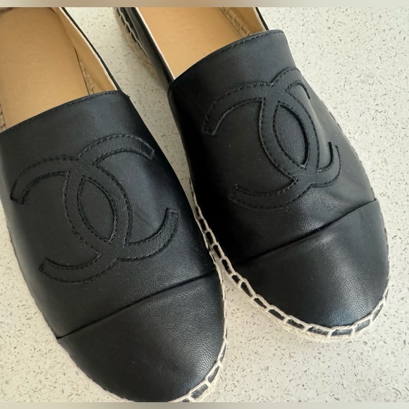 CHANEL CC Logo Black Leather Espadrille Flats EU 37 - Picture 10 of 12